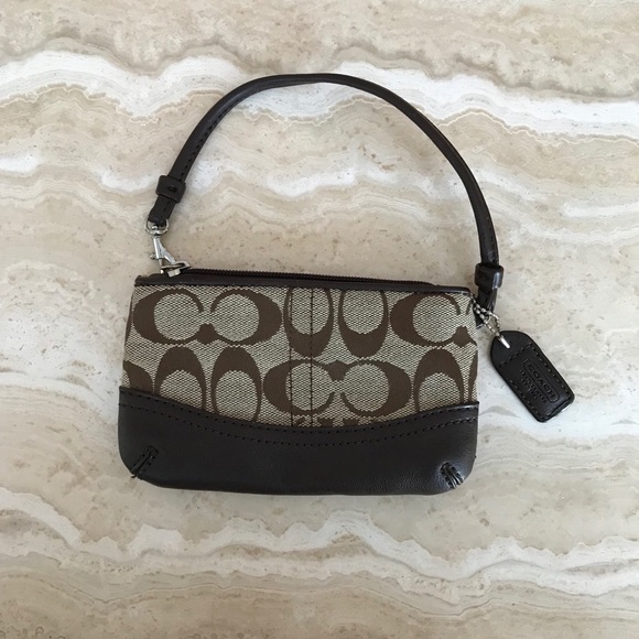 “ COACH” NEVER USED PURSE/WRISTLET - Picture 5 of 9